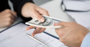 Đáp ứng điều kiện vay vốn là cách để ngân hàng được hỗ trợ